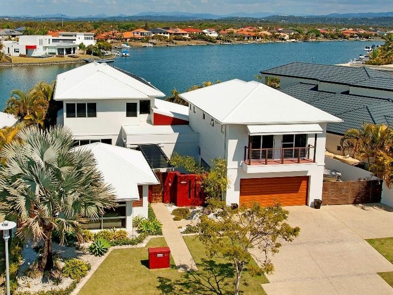 64 The Peninsula, Helensvale QLD 4212