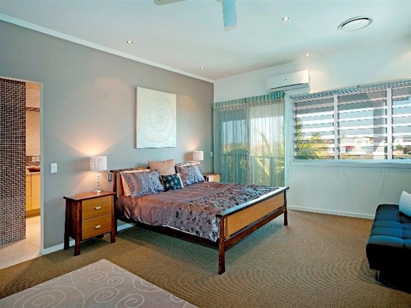64 The Peninsula, Helensvale QLD 4212