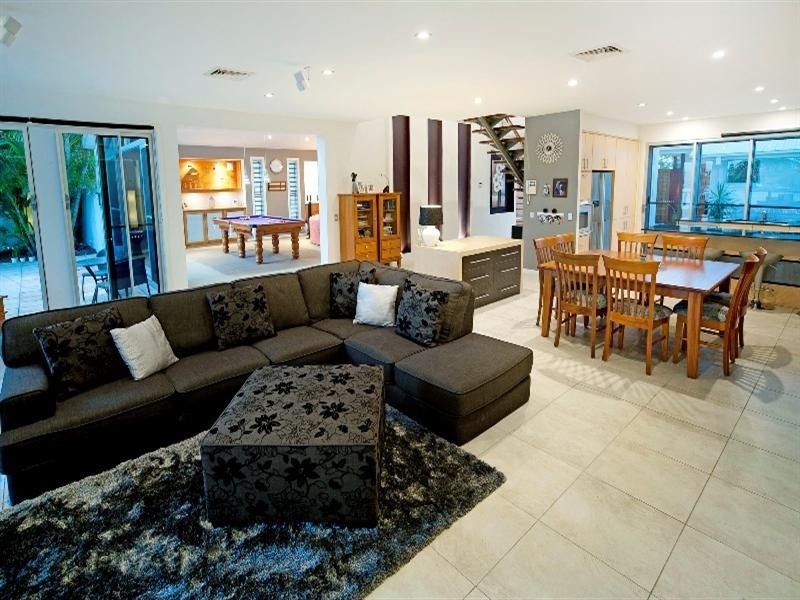 64 The Peninsula, Helensvale QLD 4212