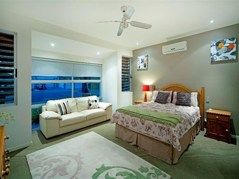 64 The Peninsula, Helensvale QLD 4212