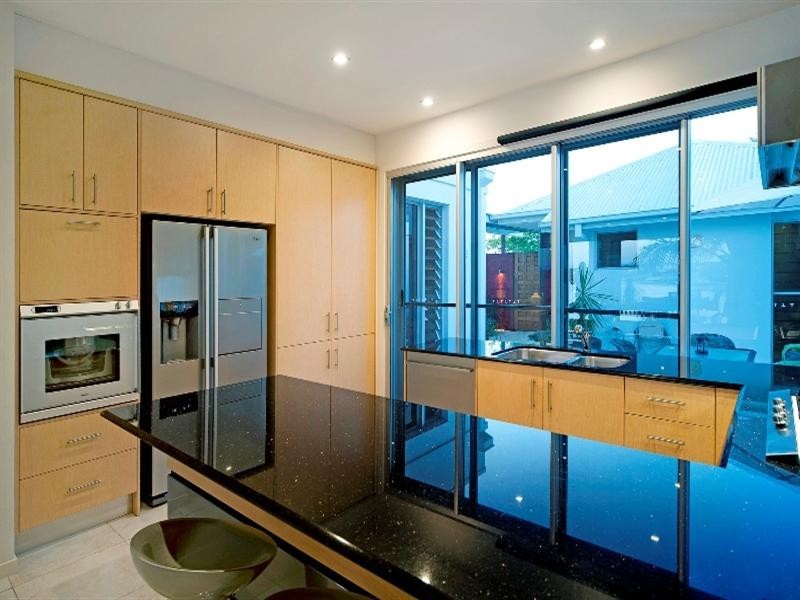 64 The Peninsula, Helensvale QLD 4212