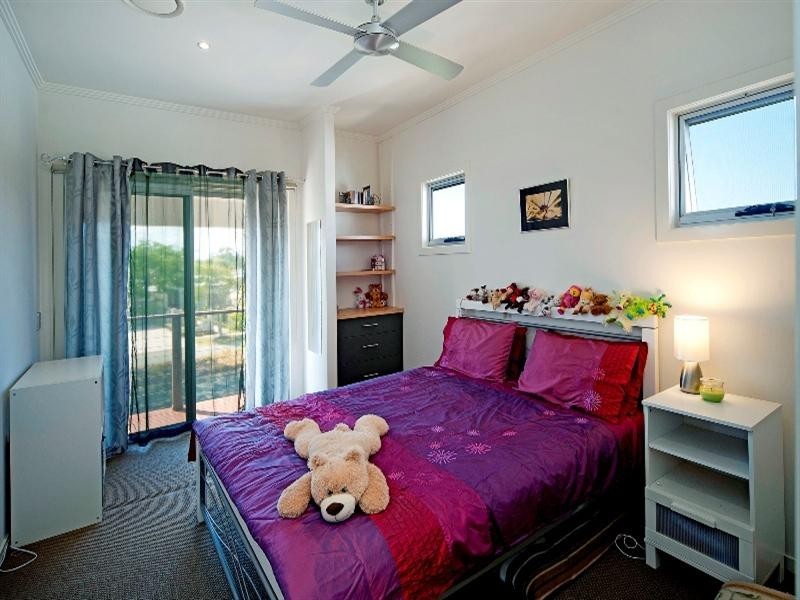 64 The Peninsula, Helensvale QLD 4212