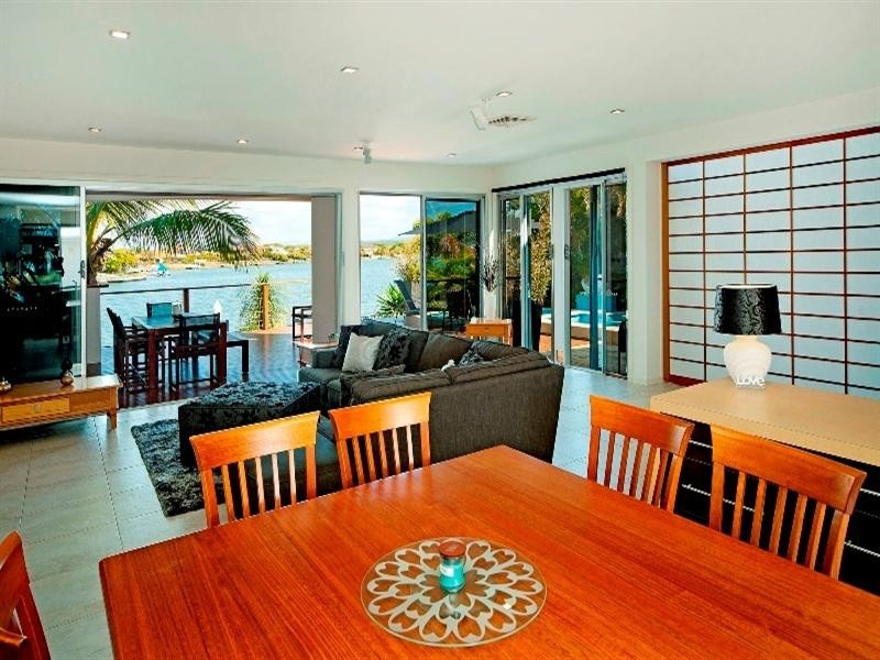 64 The Peninsula, Helensvale QLD 4212