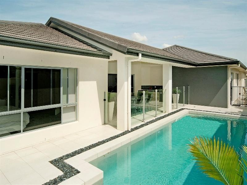 9125 Peter Senior Drive, Hope Island QLD 4212