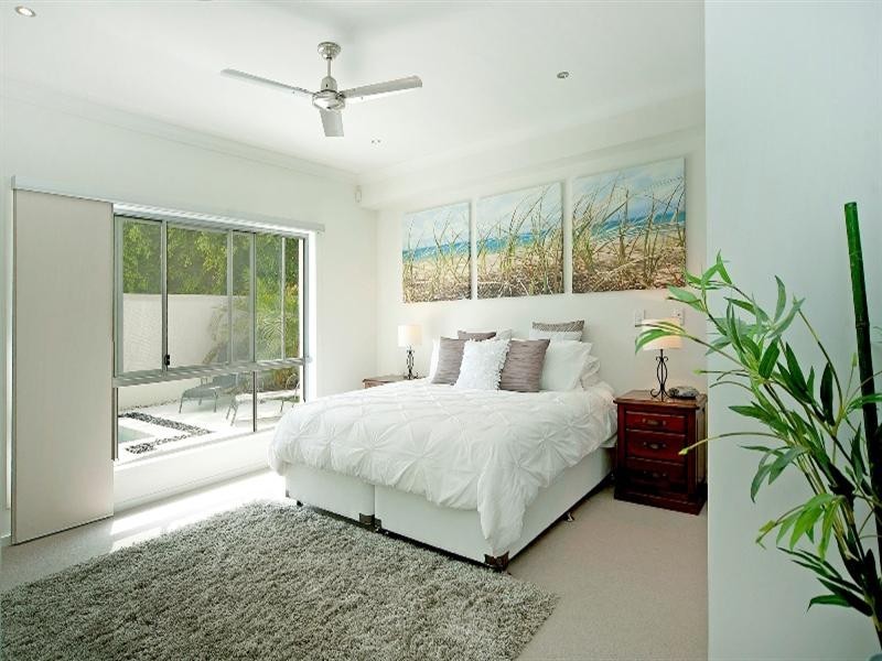 9125 Peter Senior Drive, Hope Island QLD 4212