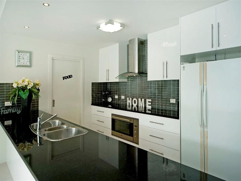 9125 Peter Senior Drive, Hope Island QLD 4212