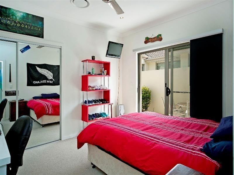 9125 Peter Senior Drive, Hope Island QLD 4212