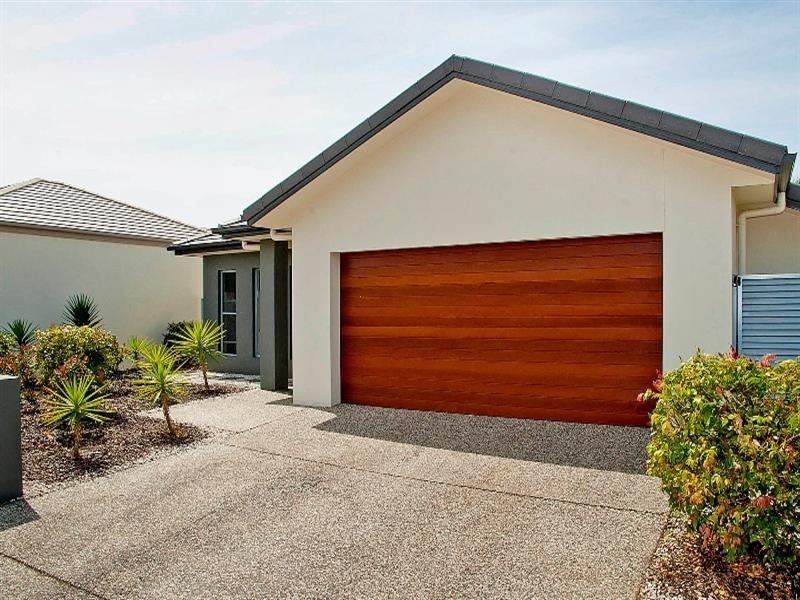 9125 Peter Senior Drive, Hope Island QLD 4212