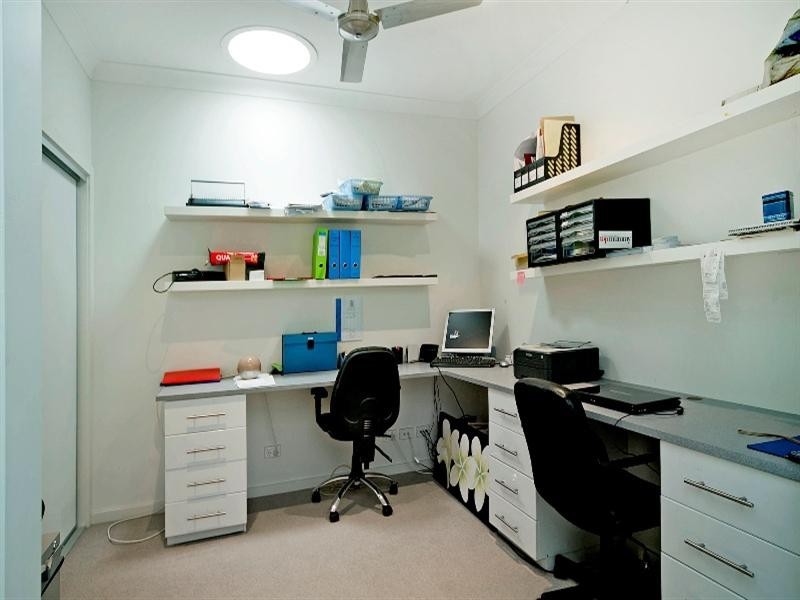 9125 Peter Senior Drive, Hope Island QLD 4212