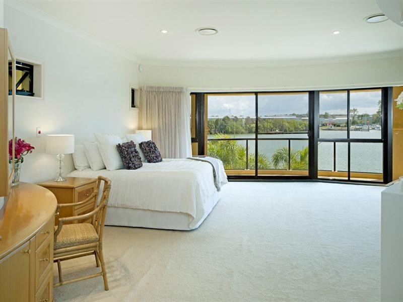 3117 Riverleigh Drive, Hope Island QLD 4212