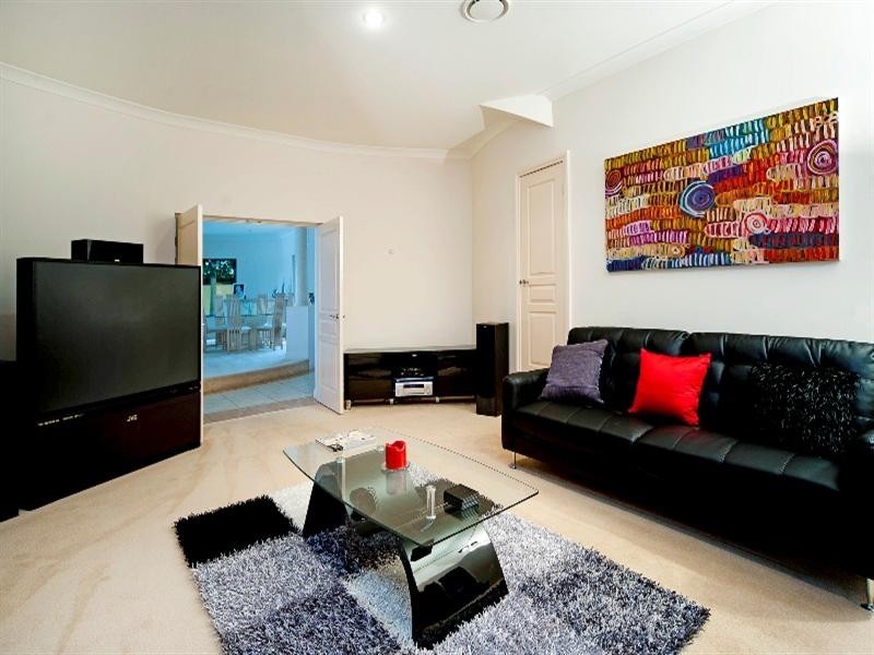 3117 Riverleigh Drive, Hope Island QLD 4212