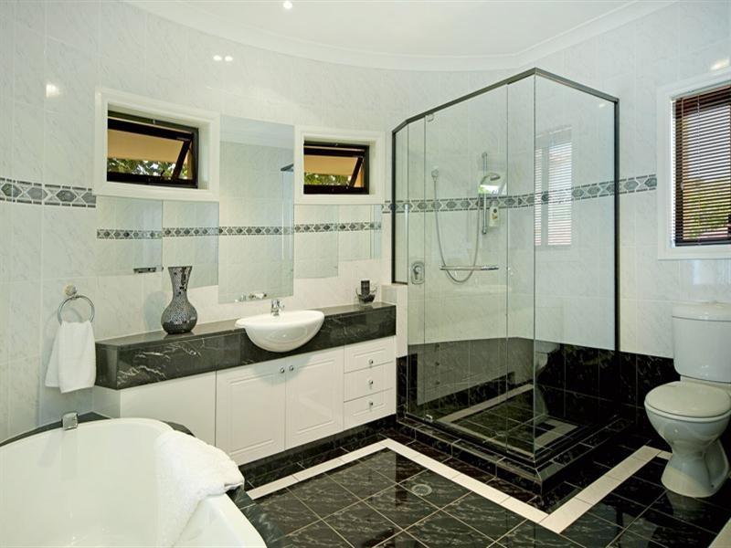 3117 Riverleigh Drive, Hope Island QLD 4212