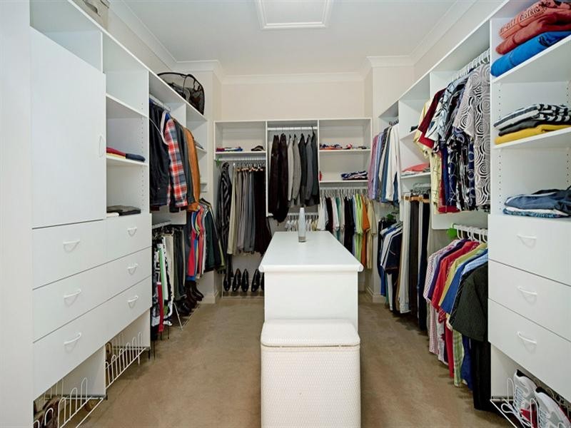 3117 Riverleigh Drive, Hope Island QLD 4212