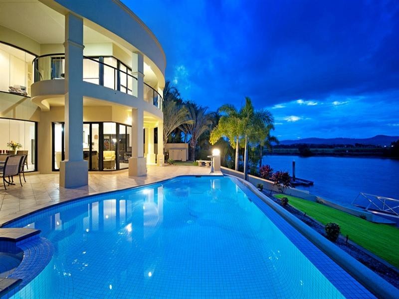 3117 Riverleigh Drive, Hope Island QLD 4212