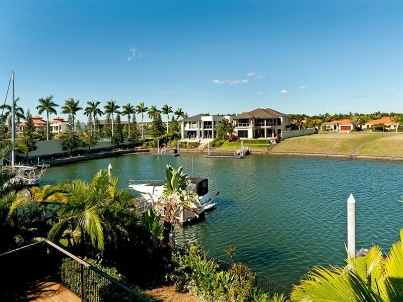 2303 Belmont Court, Hope Island QLD 4212