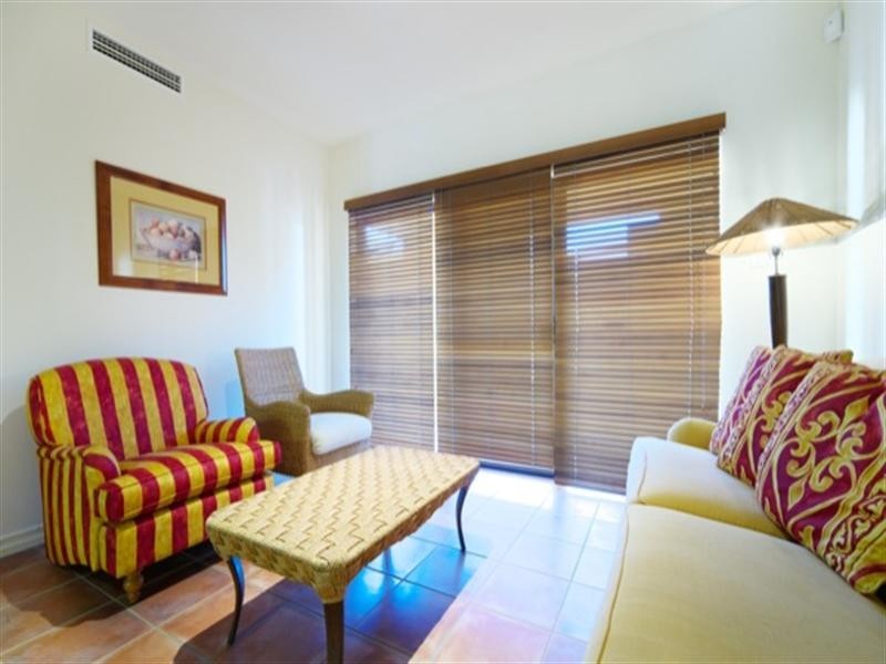 3283 The Palladian Drive, Hope Island QLD 4212