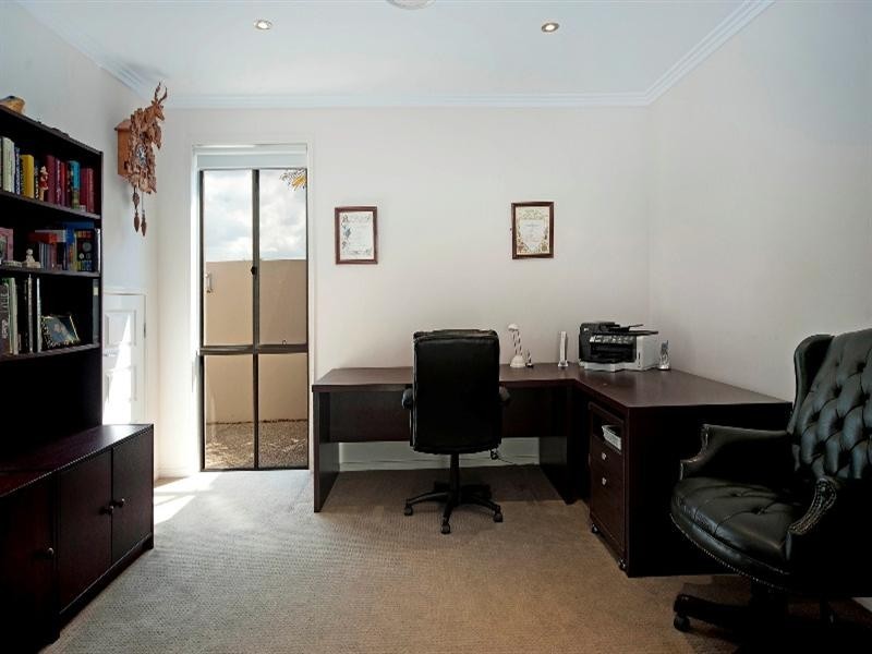 2851 Virginia Drive, Hope Island QLD 4212