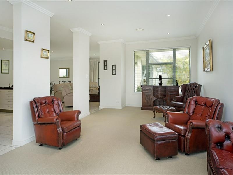 2359 Belmont Court East, Hope Island QLD 4212