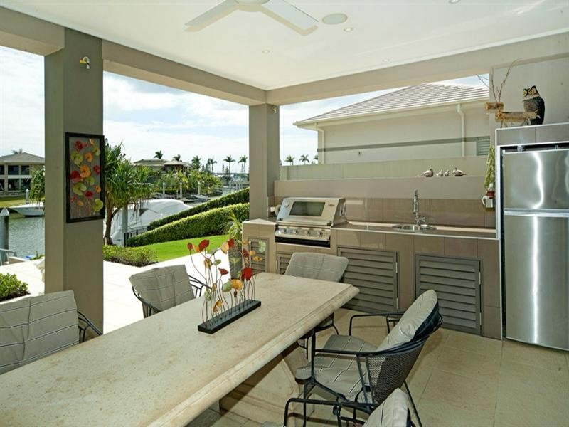 2165 Beaufort Way, Hope Island QLD 4212