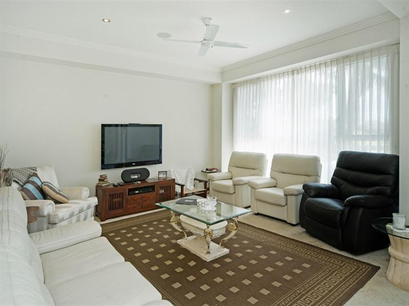 2165 Beaufort Way, Hope Island QLD 4212