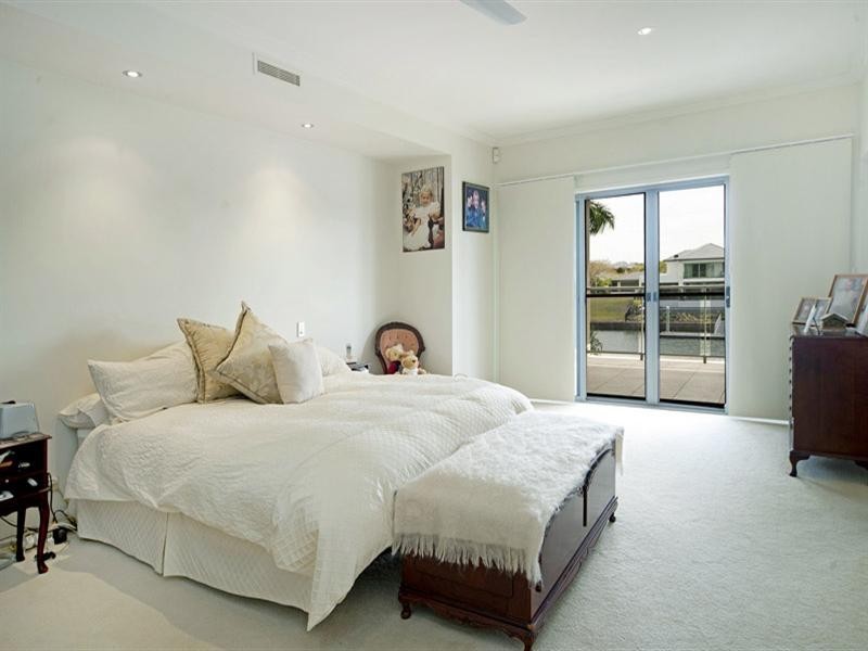 2165 Beaufort Way, Hope Island QLD 4212