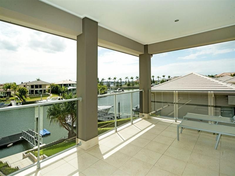 2165 Beaufort Way, Hope Island QLD 4212