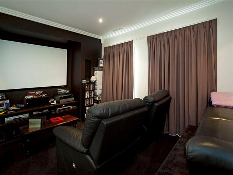 2165 Beaufort Way, Hope Island QLD 4212