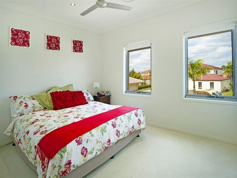 2165 Beaufort Way, Hope Island QLD 4212