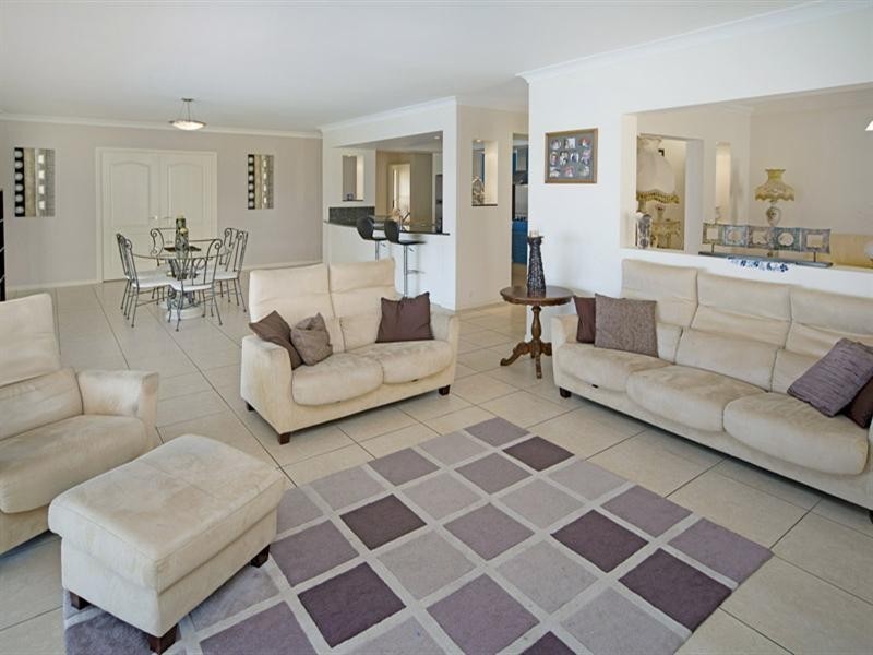 26 The Peninsula, Helensvale QLD 4212