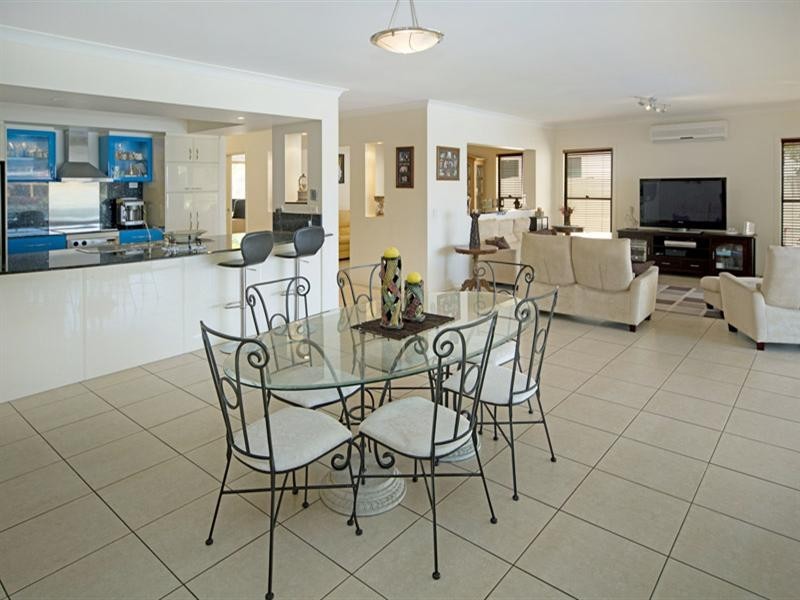 26 The Peninsula, Helensvale QLD 4212