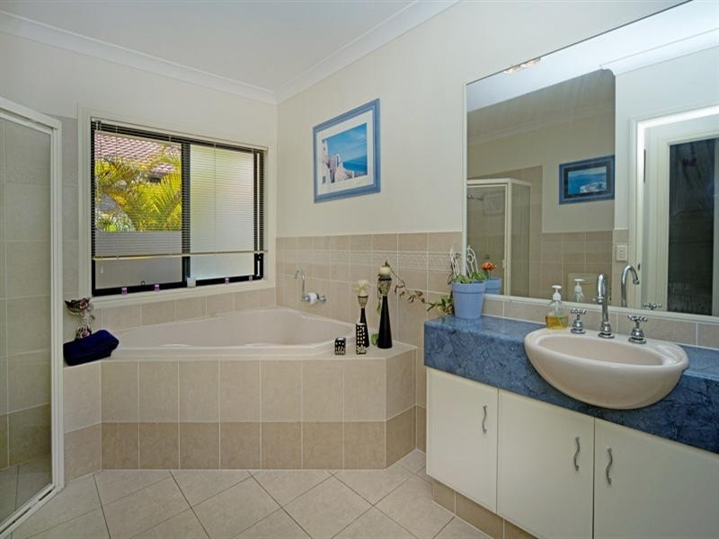 26 The Peninsula, Helensvale QLD 4212