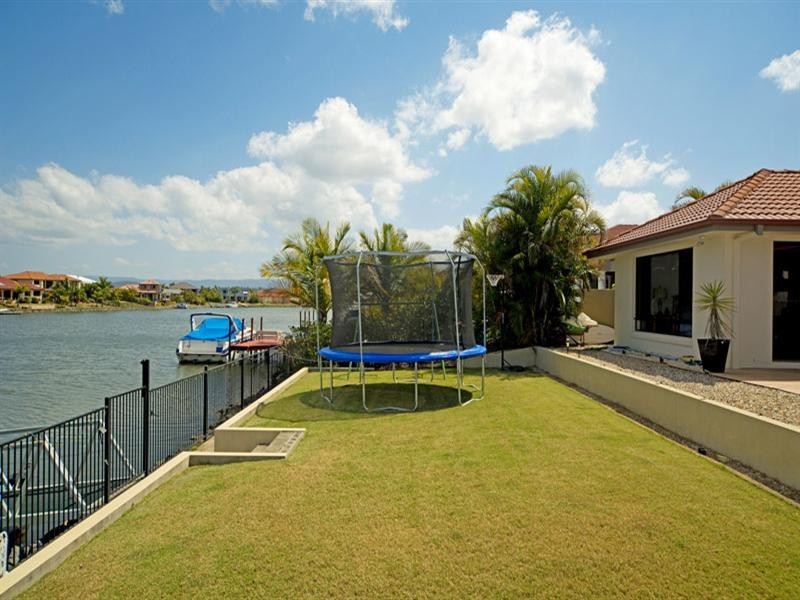 26 The Peninsula, Helensvale QLD 4212