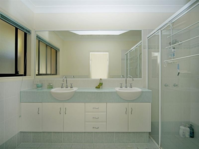 26 The Peninsula, Helensvale QLD 4212