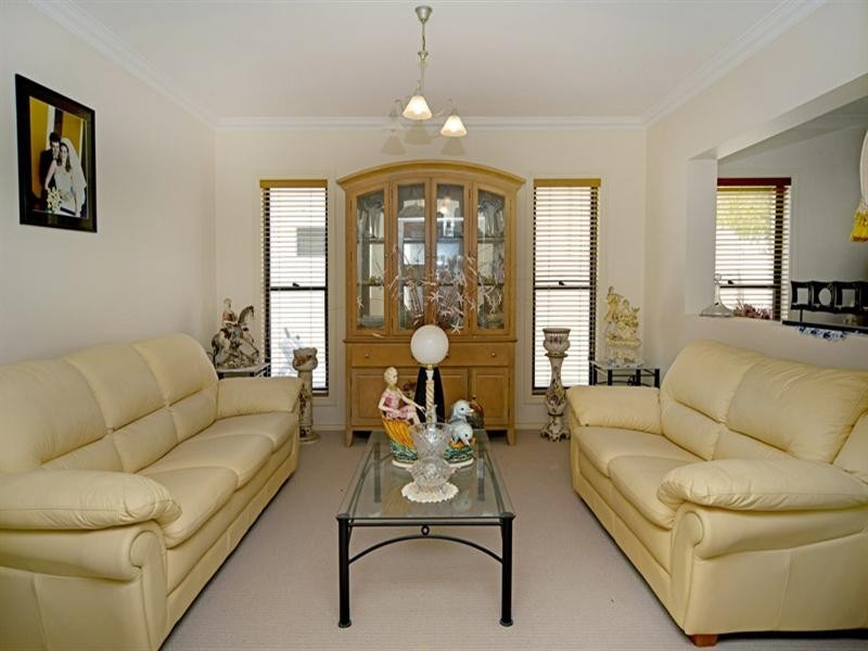 26 The Peninsula, Helensvale QLD 4212