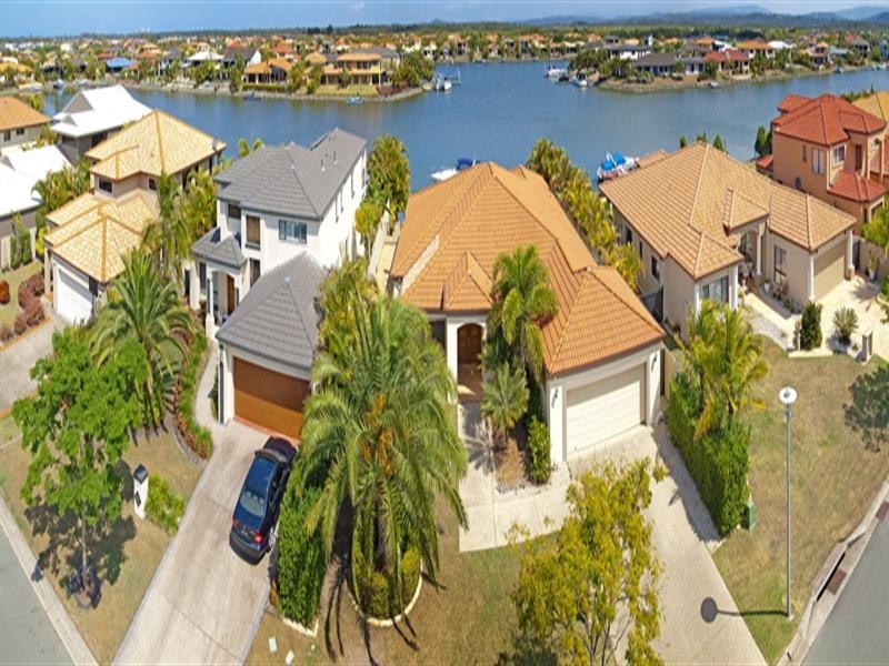 26 The Peninsula, Helensvale QLD 4212