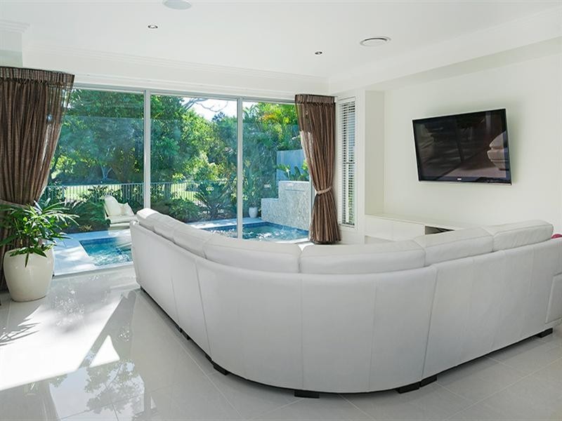 9119 Peter Senior Drive, Hope Island QLD 4212