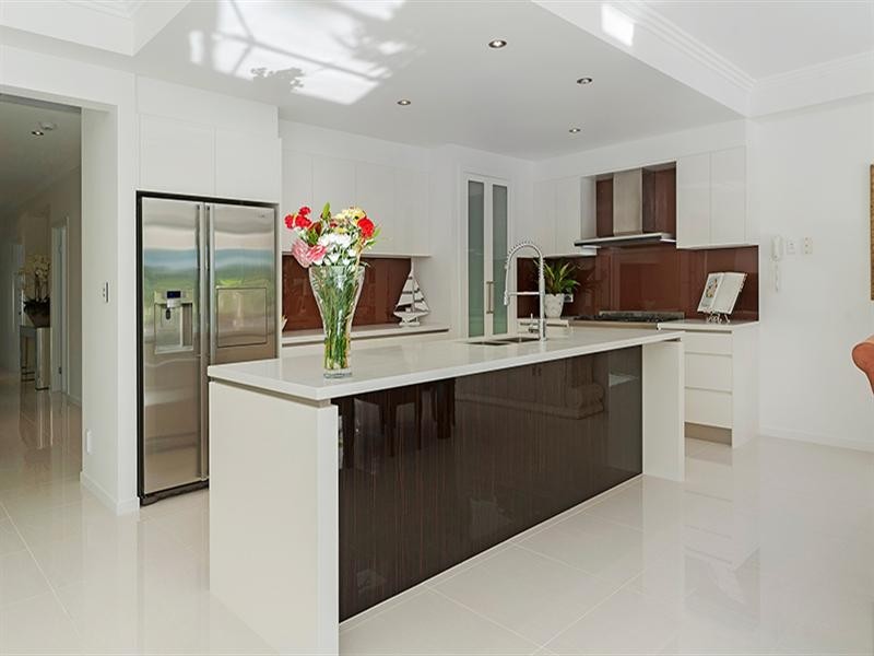 9119 Peter Senior Drive, Hope Island QLD 4212