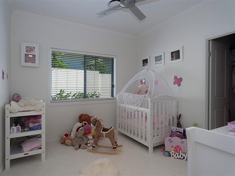 9119 Peter Senior Drive, Hope Island QLD 4212