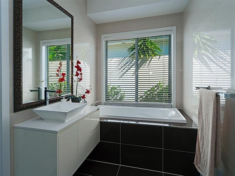 9119 Peter Senior Drive, Hope Island QLD 4212