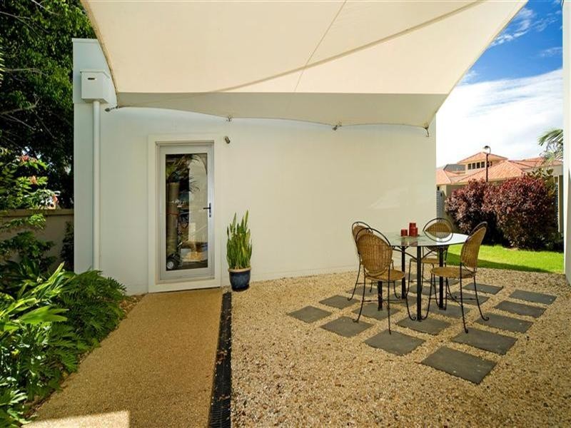 2252 Glengallon Way, Hope Island QLD 4212