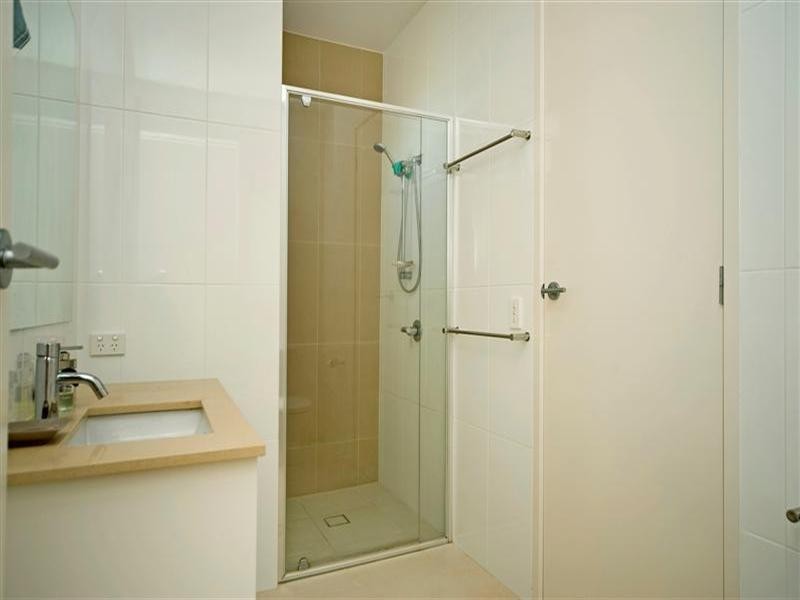 2252 Glengallon Way, Hope Island QLD 4212