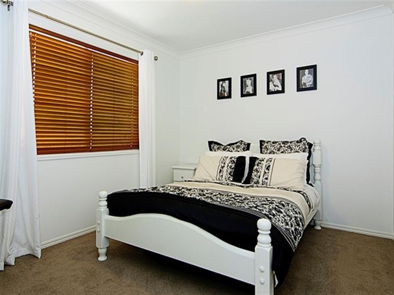 11 Mandolin Avenue, Helensvale QLD 4212