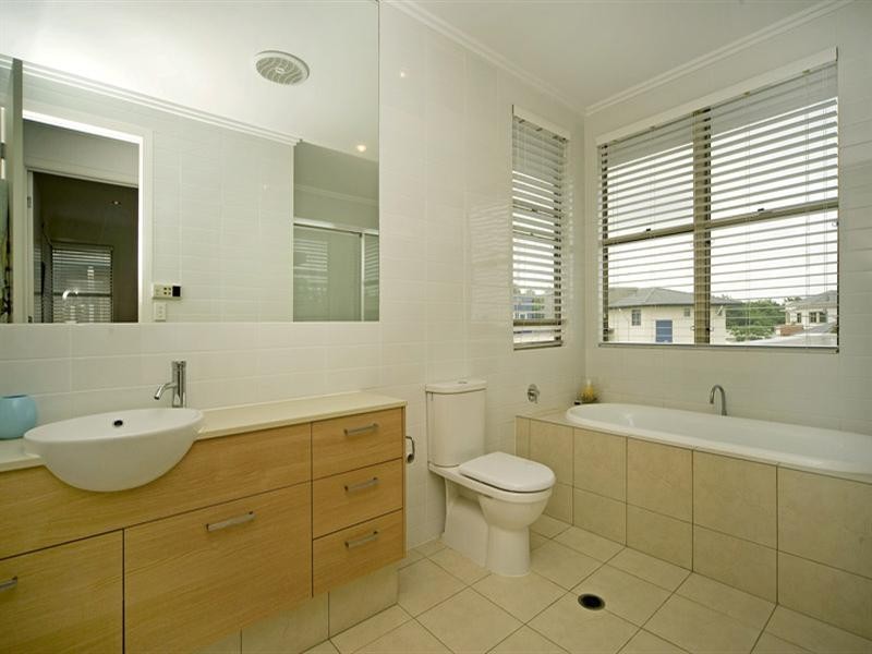 6094 Lugano Drive, Hope Island QLD 4212