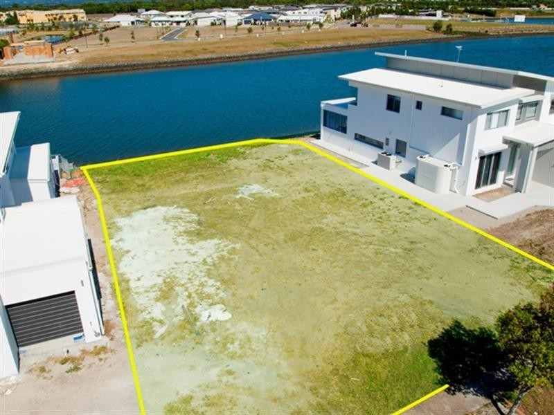 44 Palladium Drive, Hope Island QLD 4212