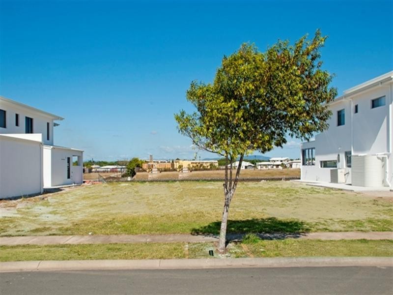 44 Palladium Drive, Hope Island QLD 4212