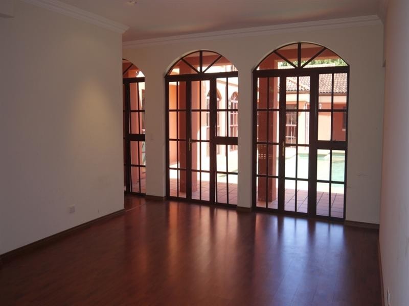 8215 Magnolia Drive West, Hope Island QLD 4212