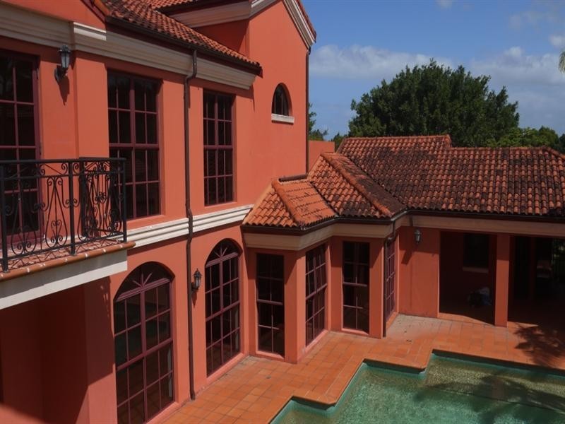 8215 Magnolia Drive West, Hope Island QLD 4212