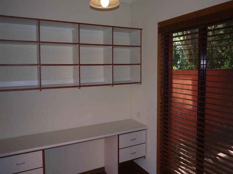 8215 Magnolia Drive West, Hope Island QLD 4212