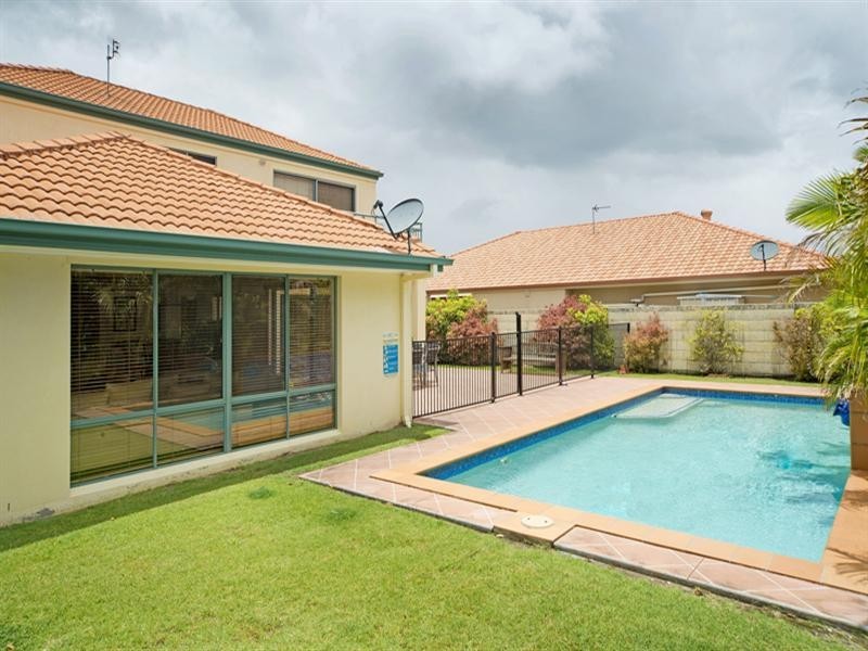 30 John Dalley Drive, Helensvale QLD 4212