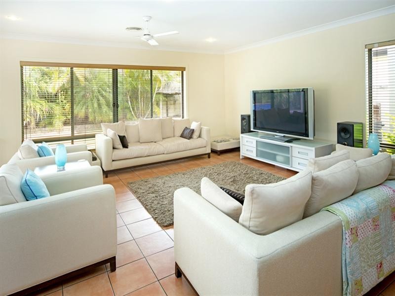 30 John Dalley Drive, Helensvale QLD 4212